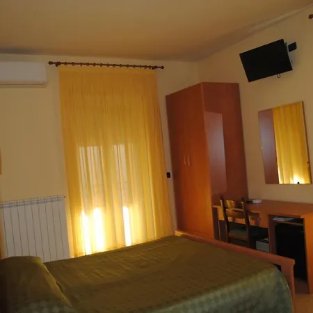 فندق مبيت وإفطار Atlantide كانيانو فارانو